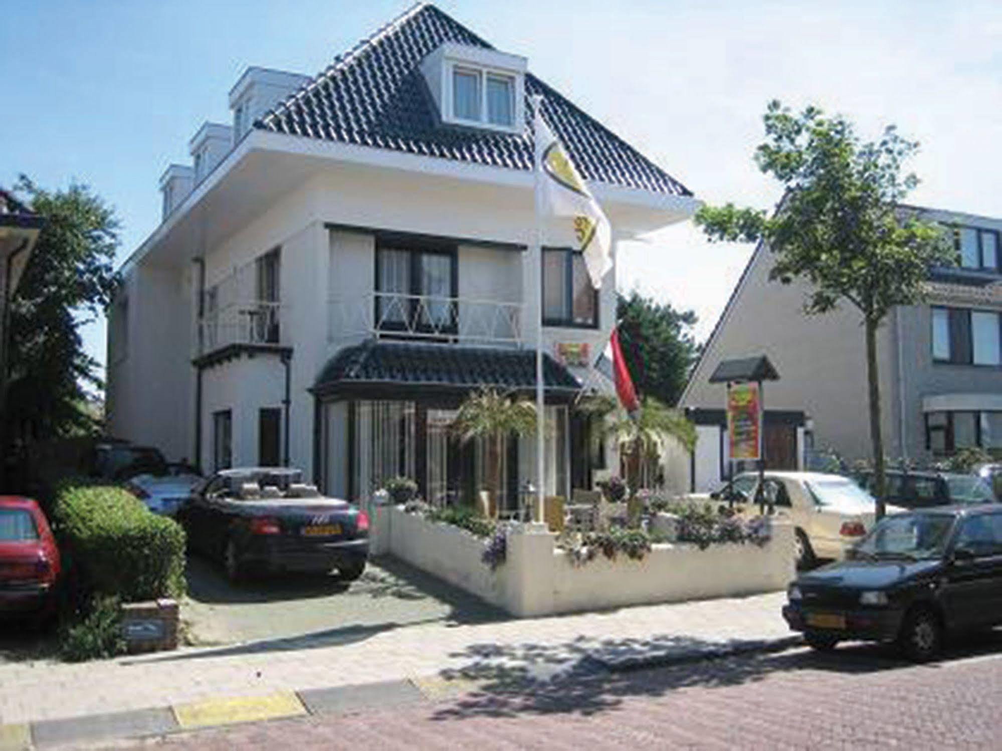 Hotel / Pension Villa Tanahlot Zandvoort Eksteriør billede